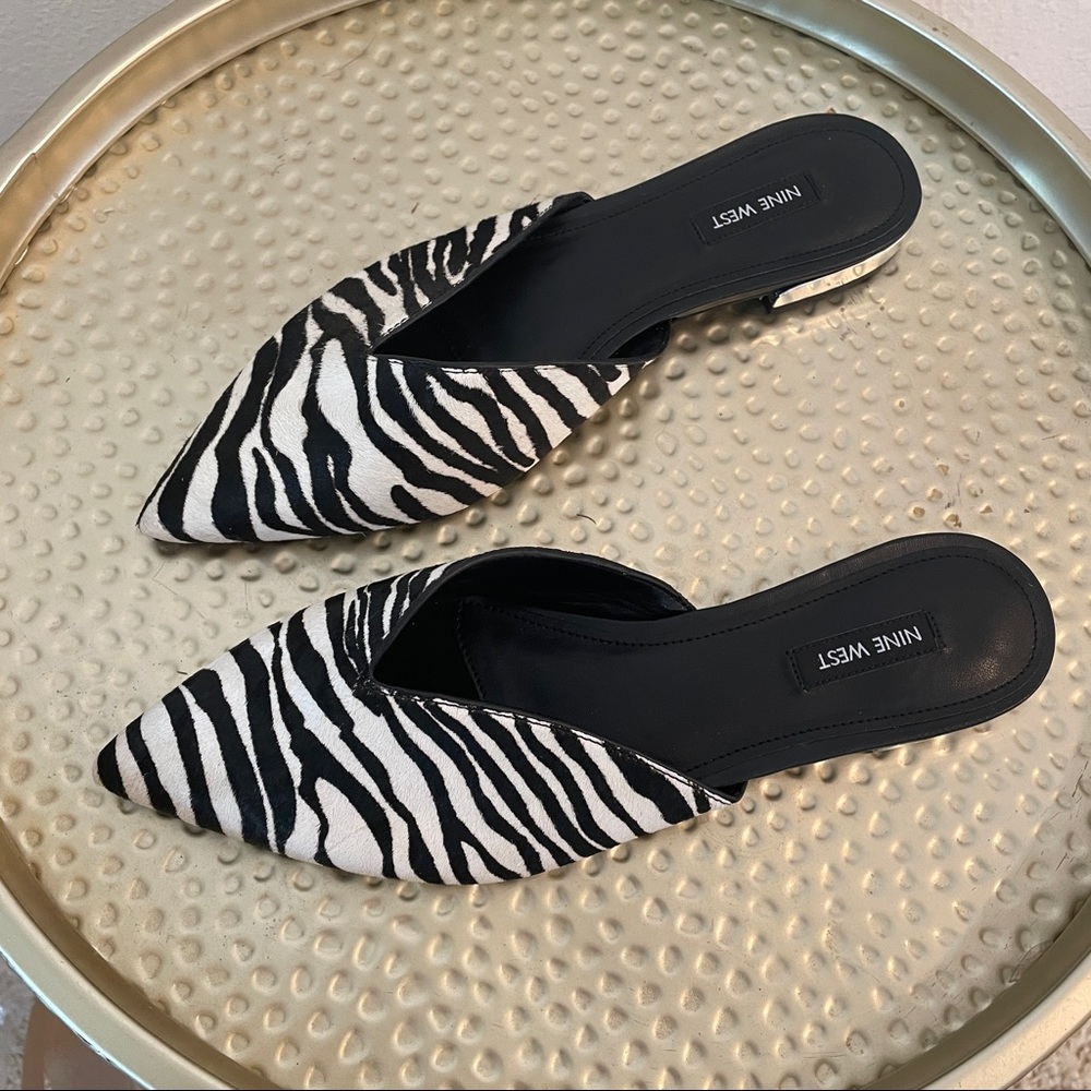 NWOT Gorgeous Nine West calf leather zebra print mules!